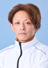 長 尾  章 平
