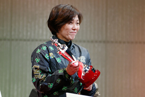 3232 山川美由紀