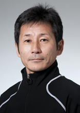 新 美  進 司