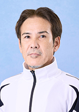 丸 尾  義 孝