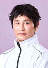 倉 田  郁 美
