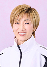 中 谷  朋 子