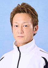 赤 岩  善 生