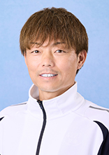 安 達  裕 樹