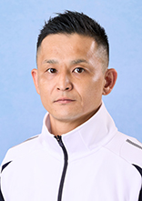 古 賀  繁 輝